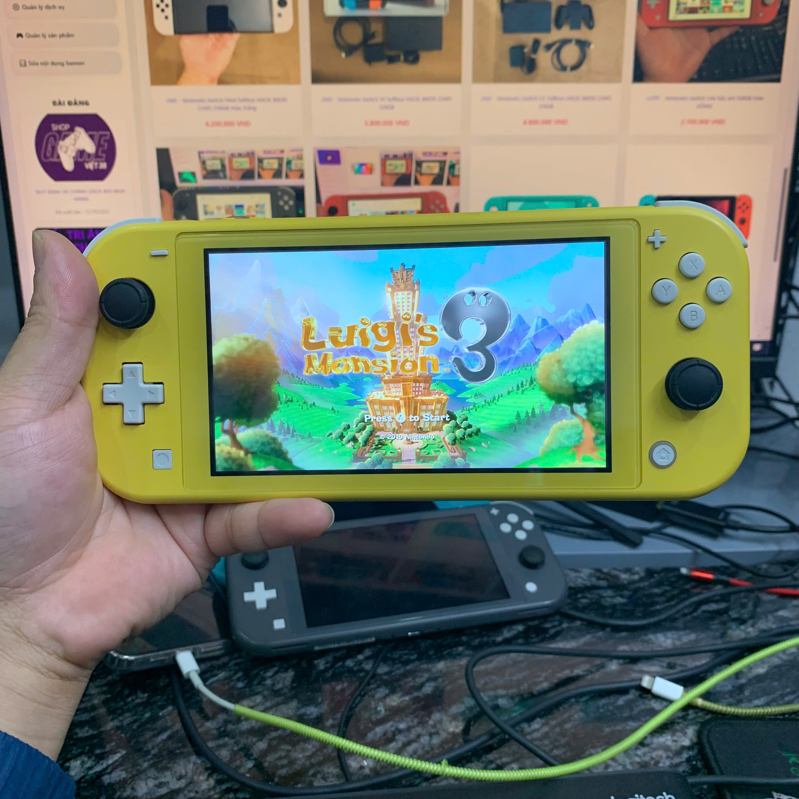 2ND - Nintendo Switch Lite hắc ám 128GB màu VÀNG
