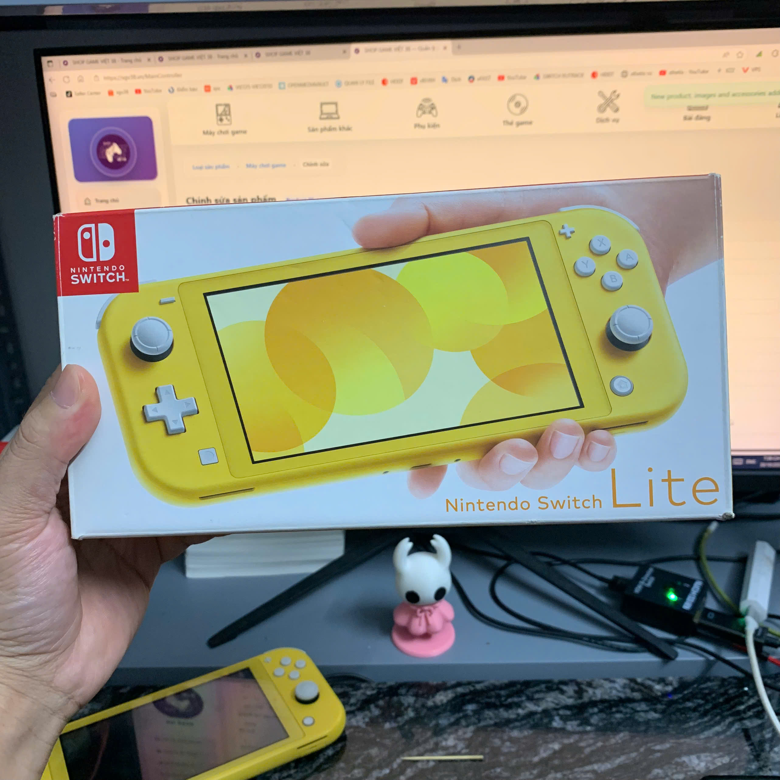 2ND - Nintendo Switch Lite FULLBOX hắc ám 128GB màu VÀNG