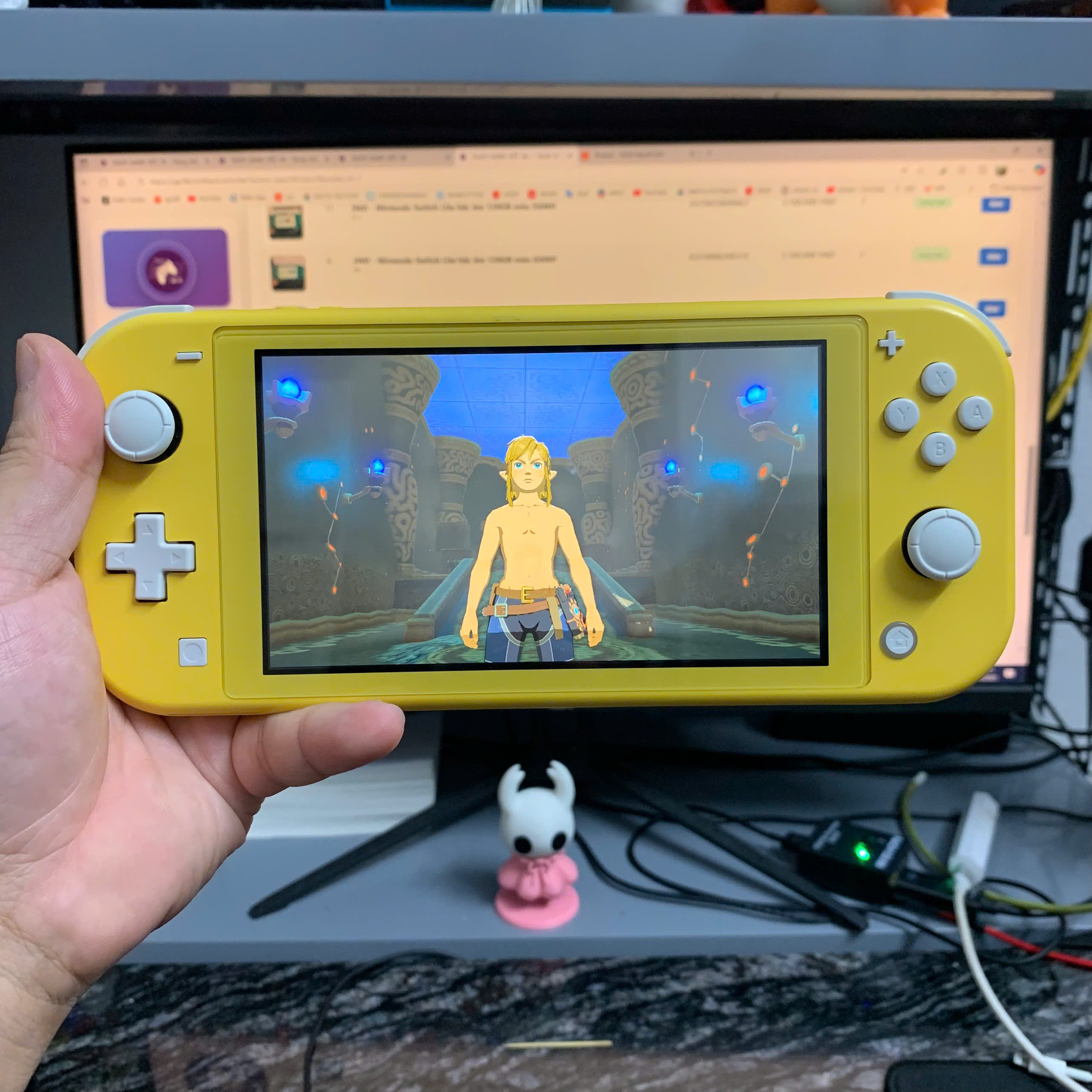 2ND - Nintendo Switch Lite FULLBOX hắc ám 128GB màu VÀNG