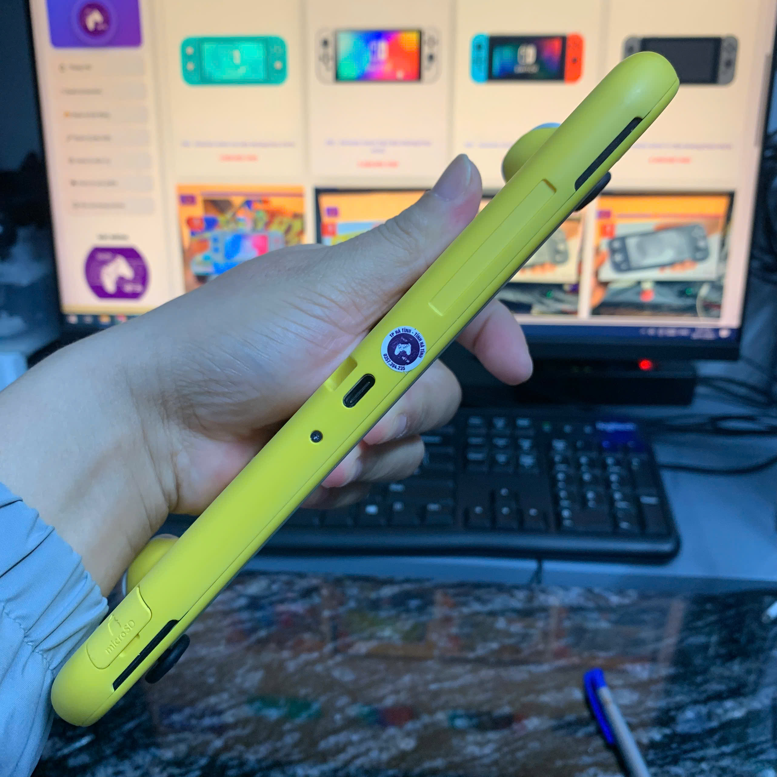 2ND - Nintendo Switch Lite hắc ám 128GB màu VÀNG