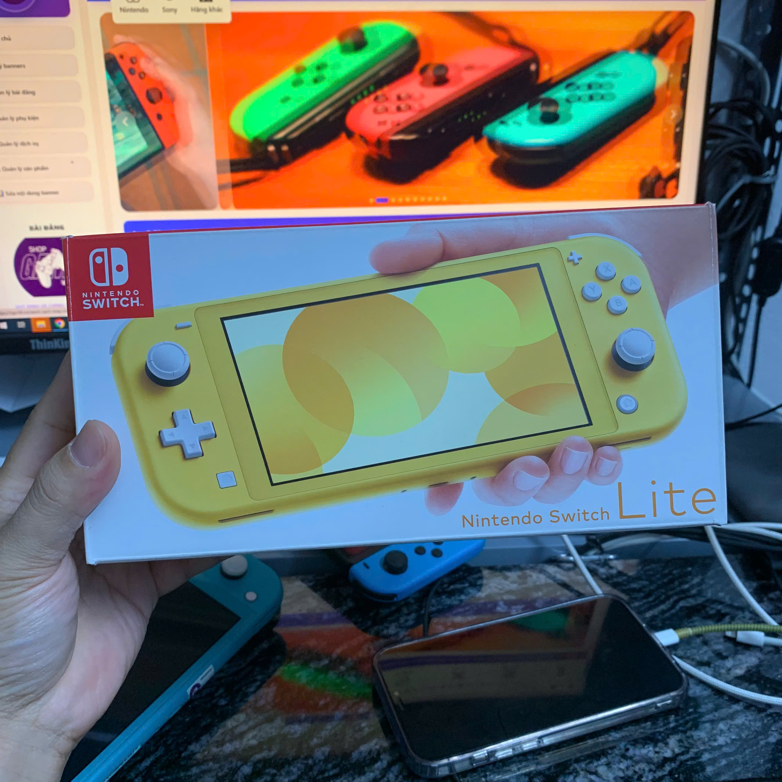 2ND - Nintendo Switch Lite FULLBOX hắc ám 128GB màu VÀNG