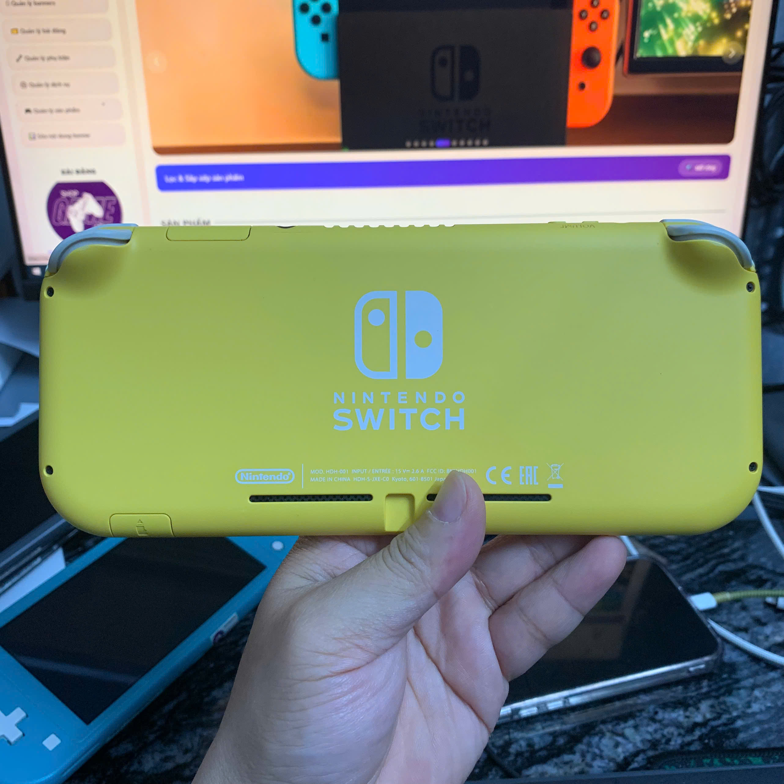 2ND - Nintendo Switch Lite FULLBOX hắc ám 128GB màu VÀNG